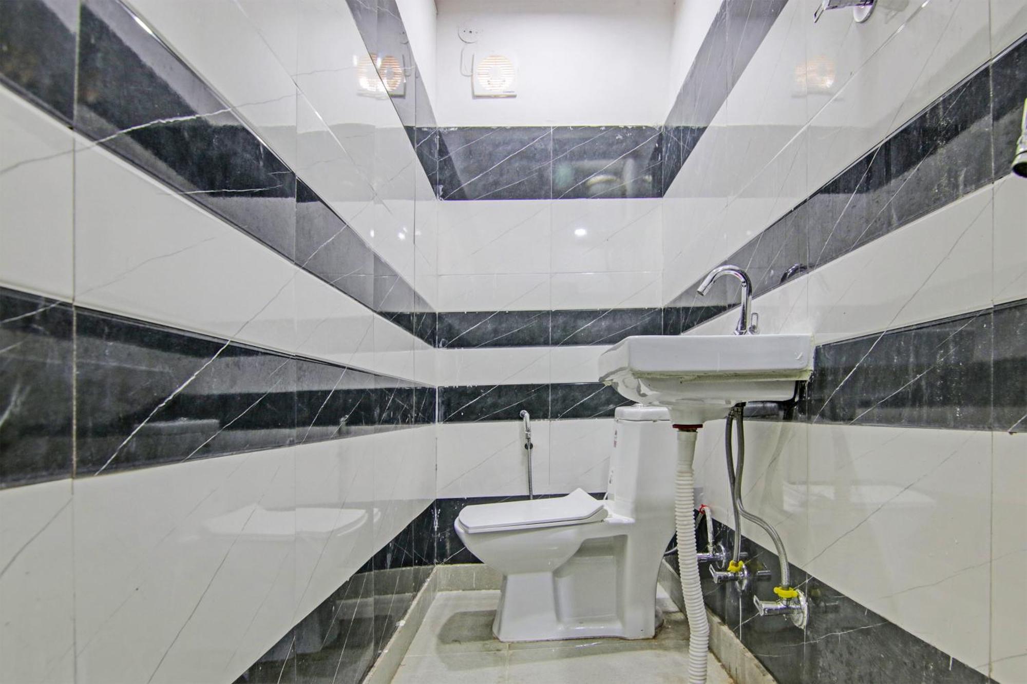 Hotel O Rk Plaza New Delhi